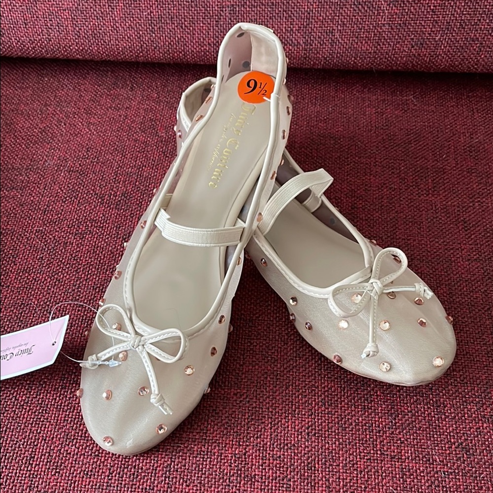 Juicy Couture nude studded flats